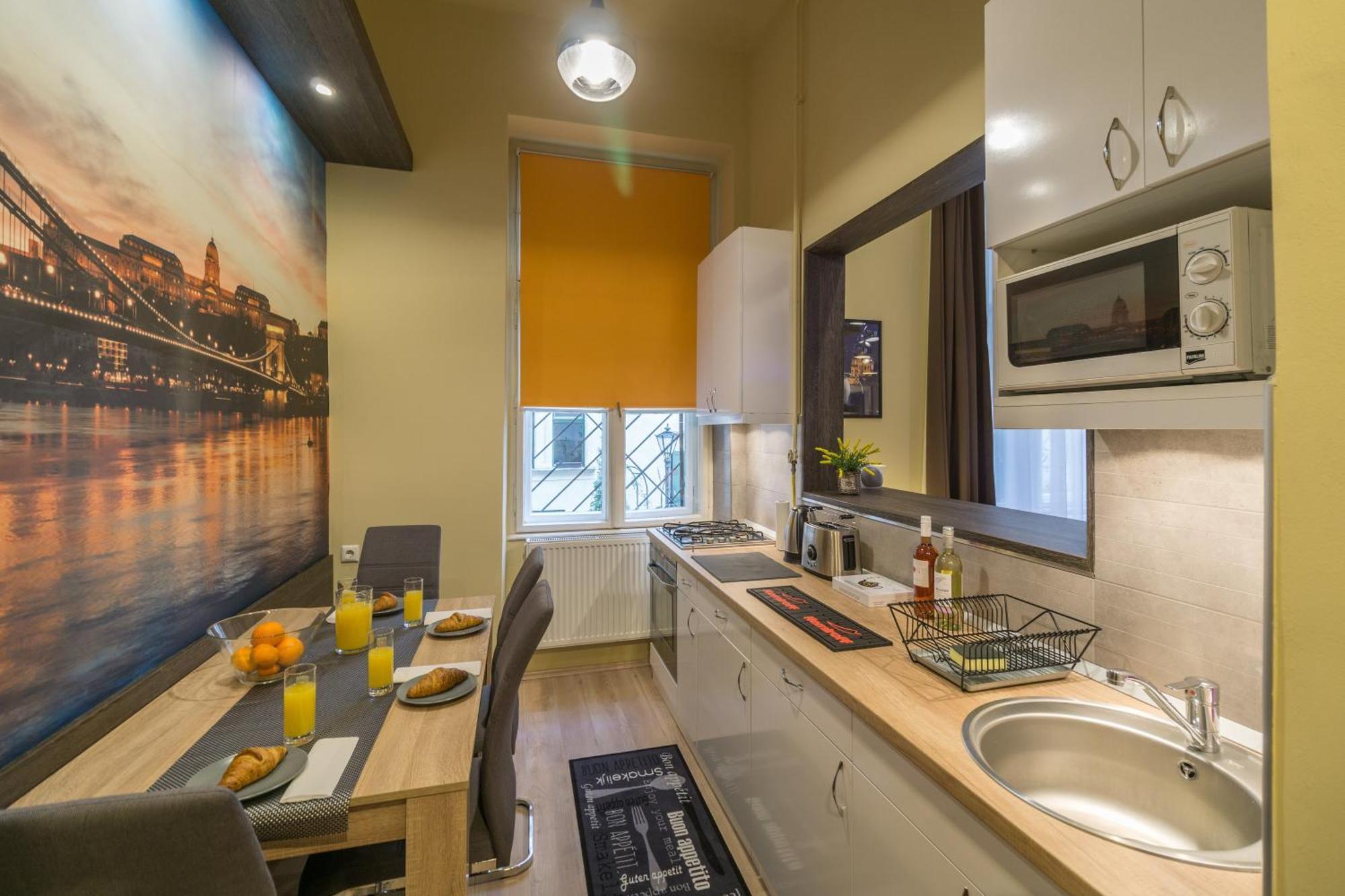 Exlcusive & City Central Located Suite By Prestige Homes Budapest Esterno foto